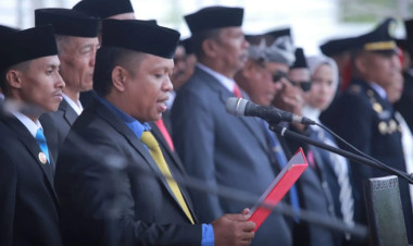 Ketua DPRD Buton Bacakan Teks Proklamasi, Tegaskan Semangat Persatuan dan Penguatan Demokrasi Daerah
