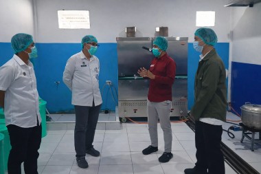 Pastikan Standar MBG Terpenuhi, Kepala KPPG Sultra Tinjau Dapur Banabungi 02 di Buton